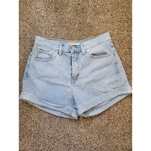 NWOT Levi's High Rise Shorts